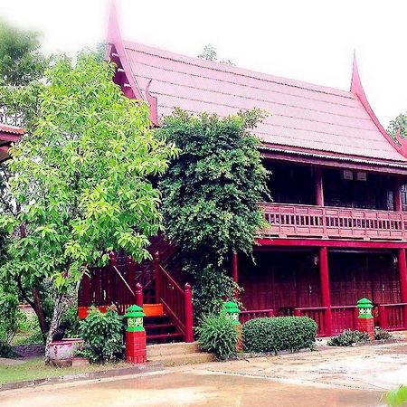 Jaroenrat Resort Samut Songkhram Exteriör bild