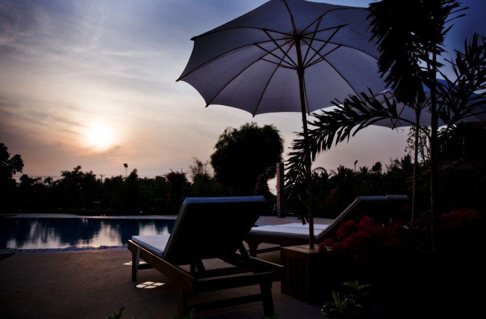 Jaroenrat Resort Samut Songkhram Exteriör bild