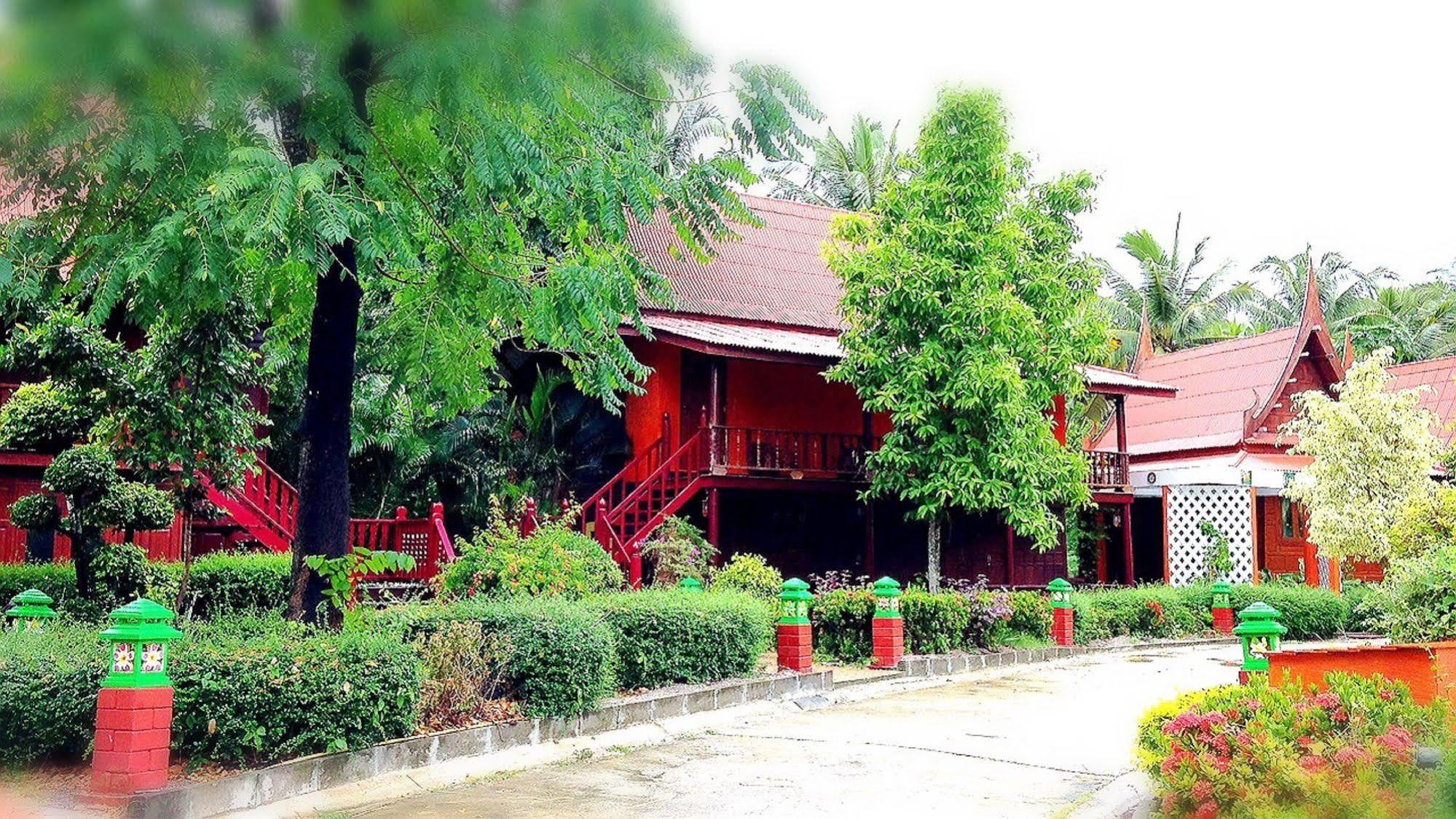 Jaroenrat Resort Samut Songkhram Exteriör bild