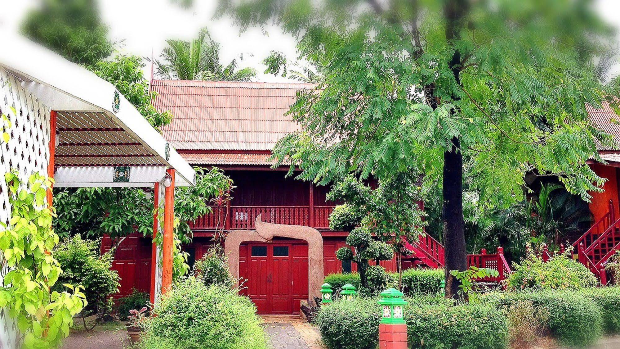 Jaroenrat Resort Samut Songkhram Exteriör bild