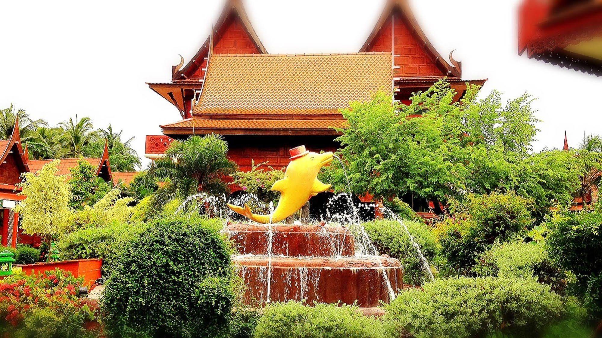 Jaroenrat Resort Samut Songkhram Exteriör bild